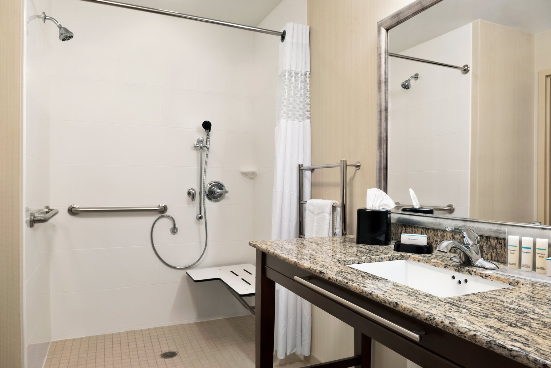 Hampton Inn & Suites by Hilton Corpus Christi - Tap to explore photos