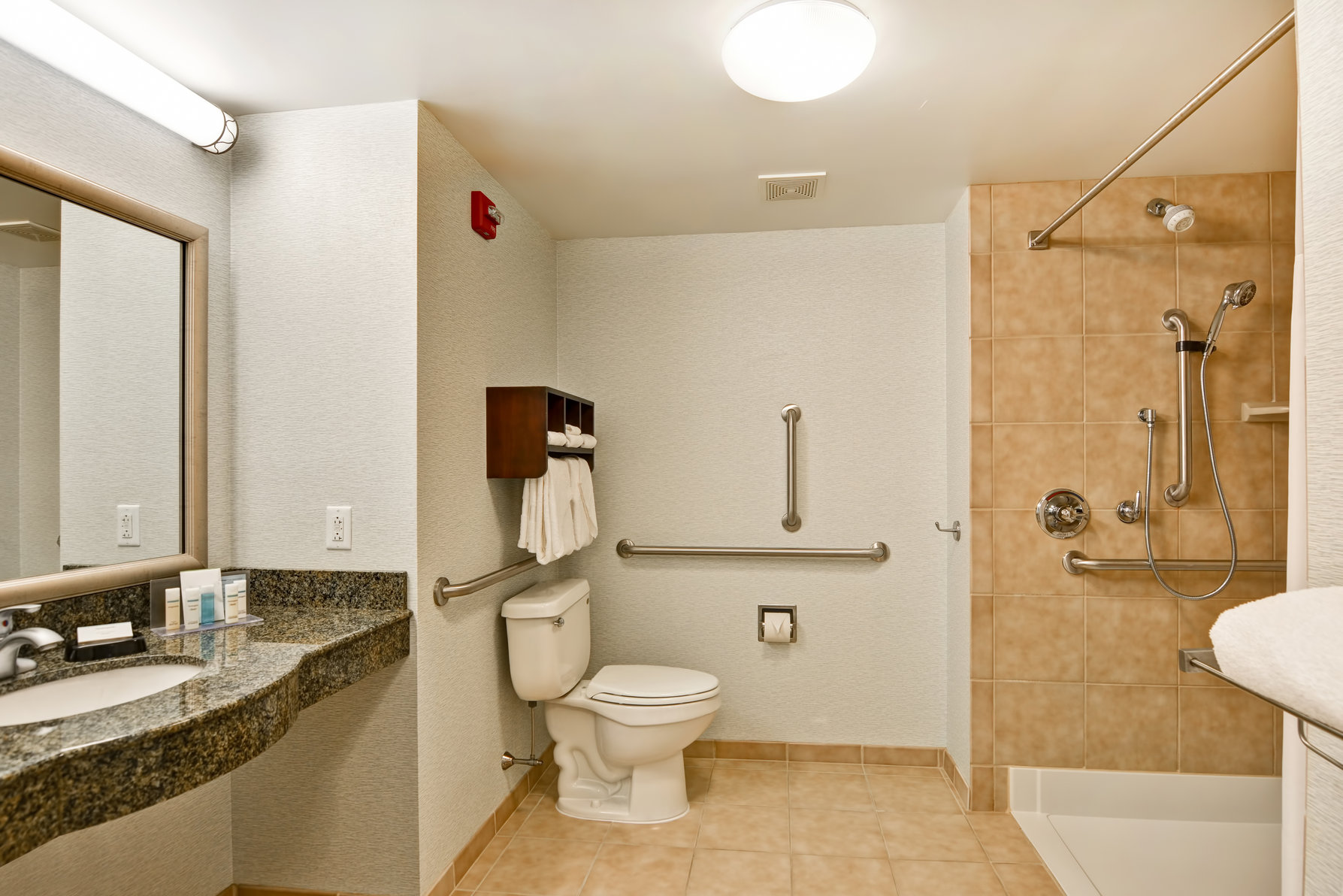 Hampton Inn & Suites Wilkes-Barre/Scranton - Tap to explore photos