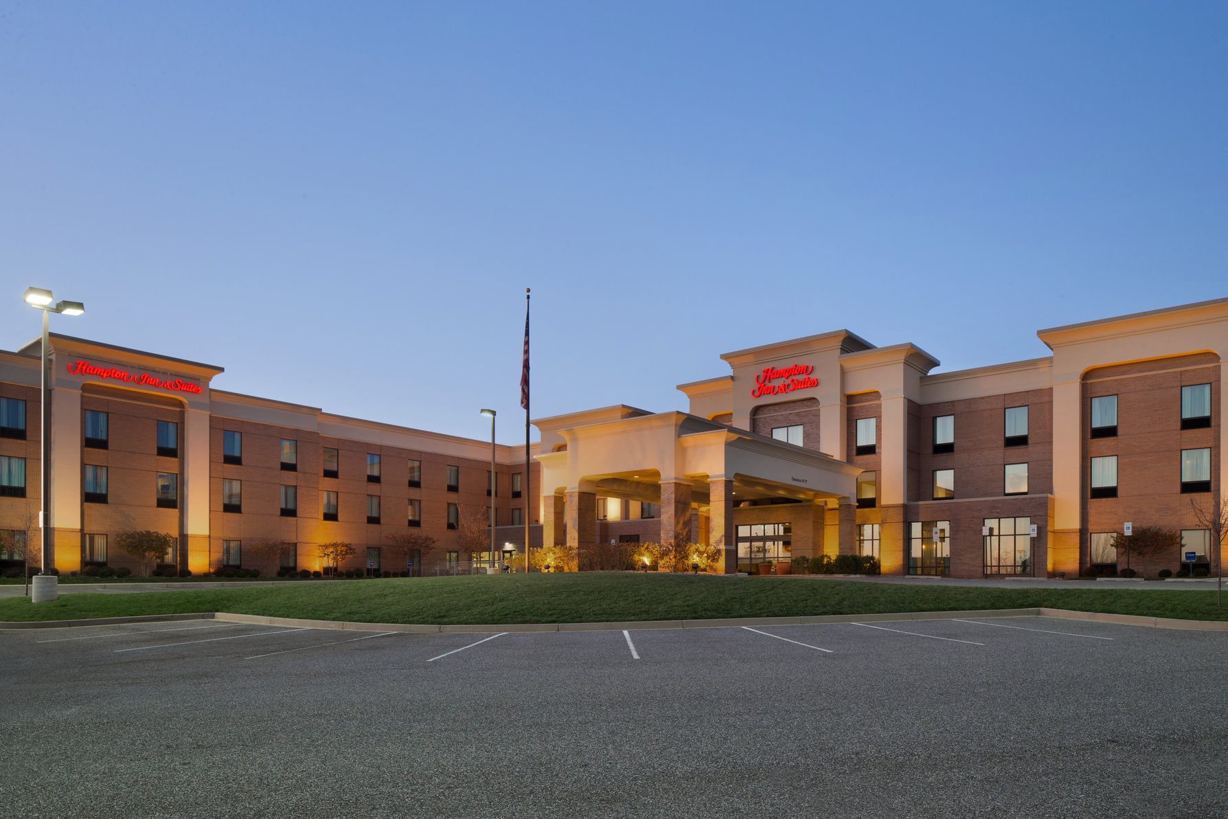 Hampton Inn & Suites Edgewood/Aberdeen-South, MD - Tap to explore photos