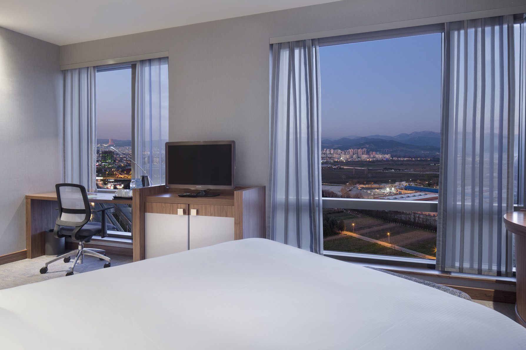 Hampton By Hilton Bursa - Tap to explore photos