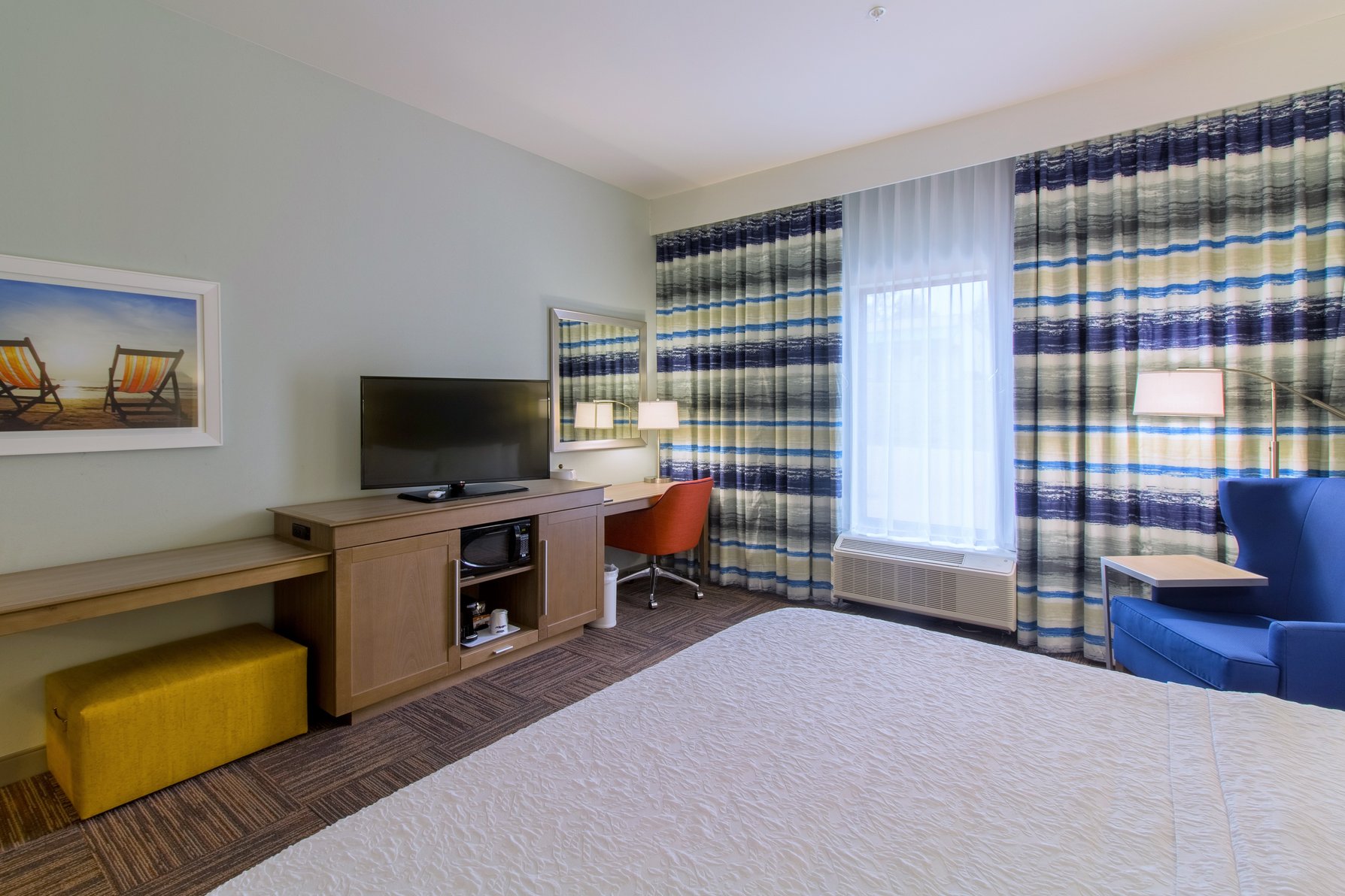 Hampton Inn by Hilton Crestview South I-10 - Tap to explore photos