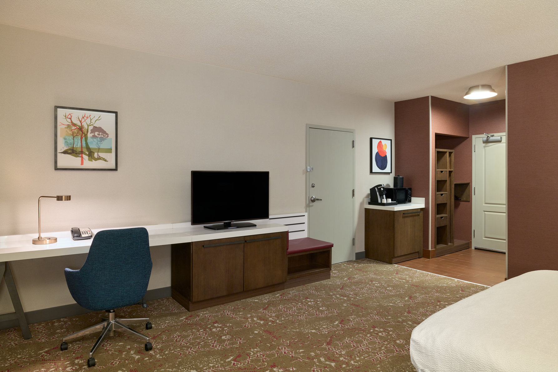 Hilton Garden Inn Bloomington - Tap to explore photos