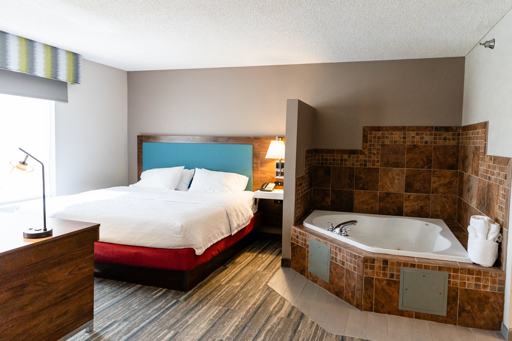 Hampton Inn & Suites Scottsbluff-Conference Center - Tap to explore photos