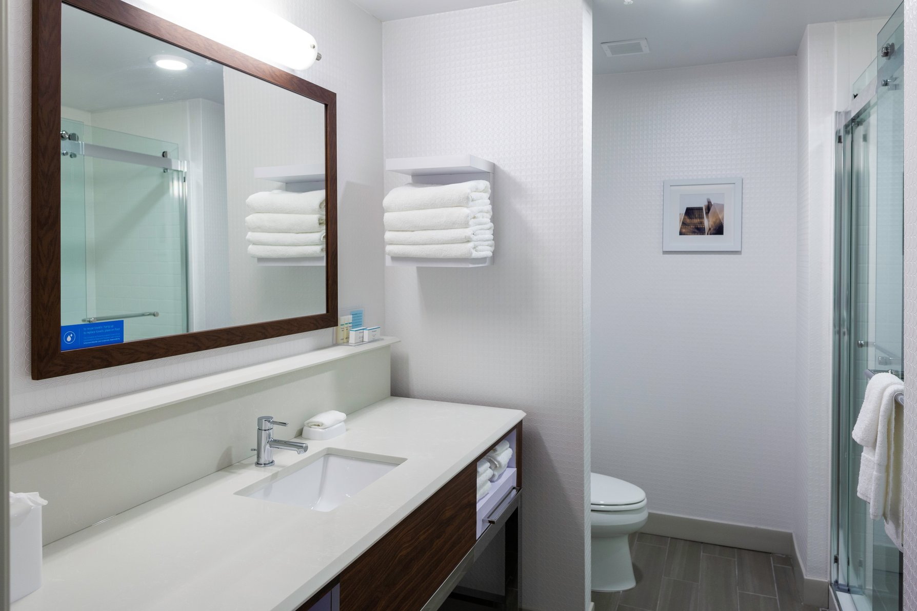 Hampton Inn & Suites by Hilton Chicago-Burr Ridge - Tap to explore photos