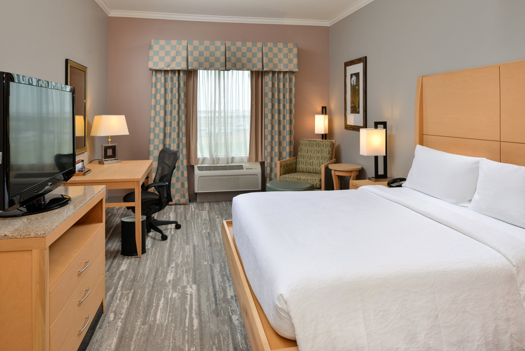 Hilton Garden Inn Denton - Tap to explore photos
