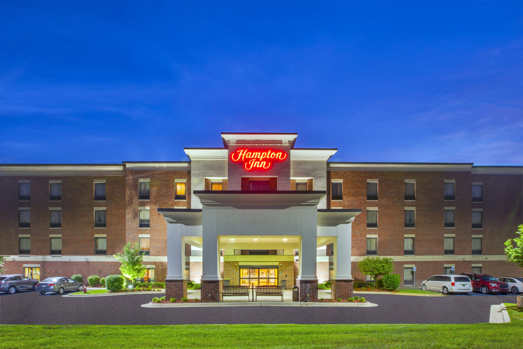 Hampton Inn Detroit - Shelby Township - Tap to explore photos