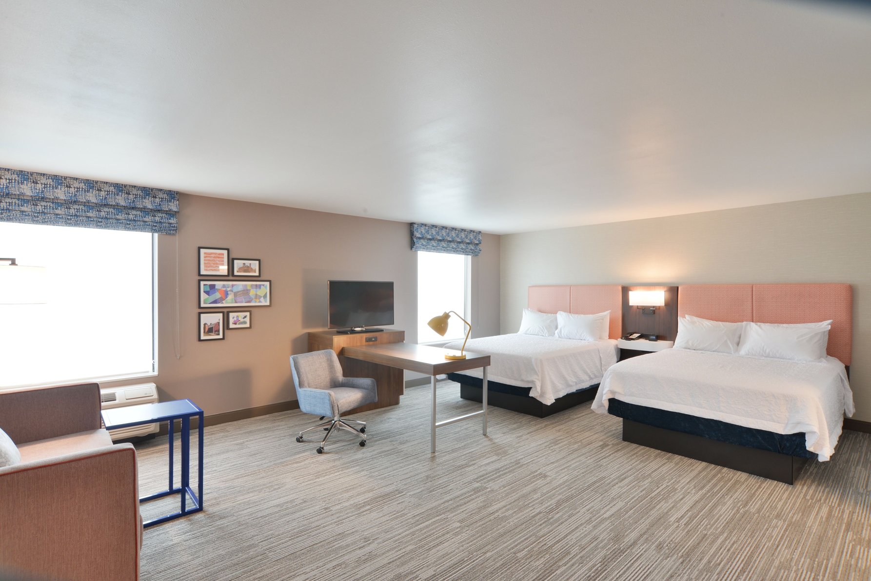 Hampton Inn & Suites by Hilton Menomonie-UW Stout - Tap to explore photos