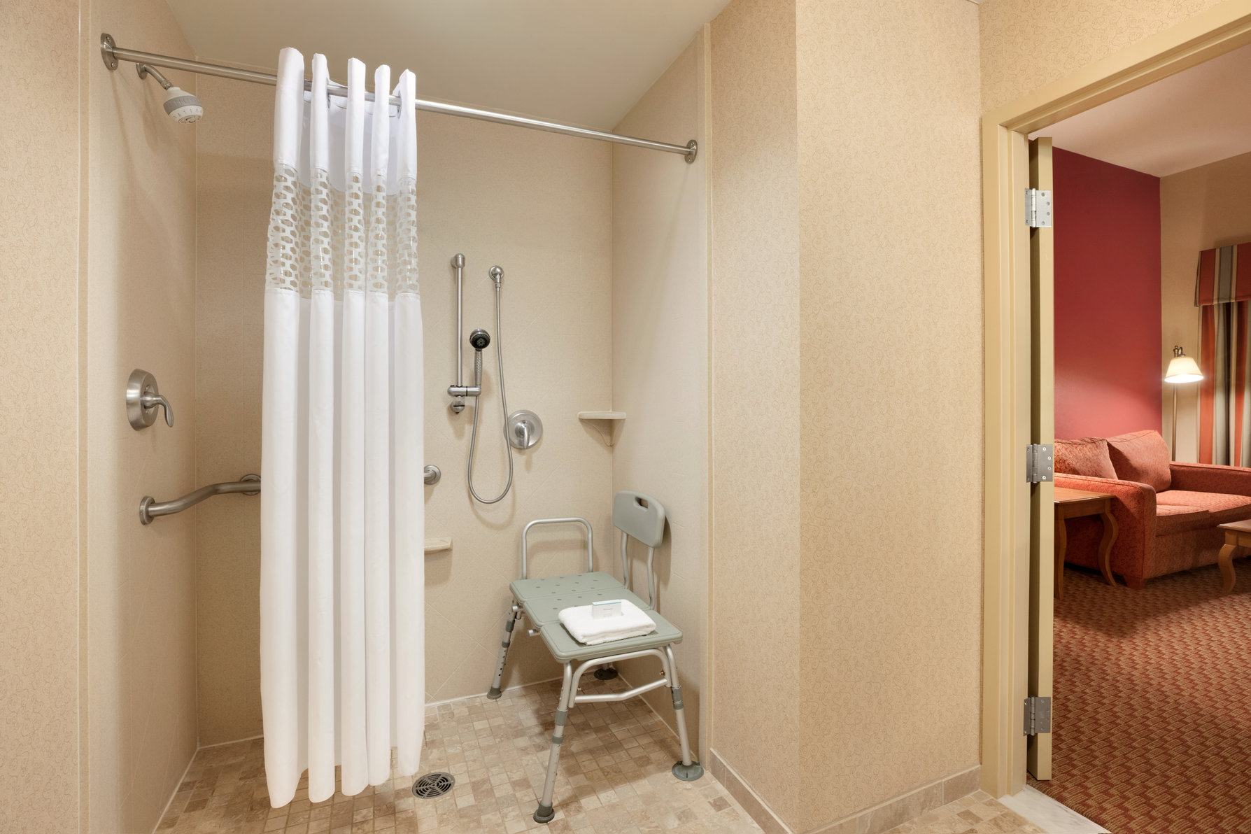Hampton Inn & Suites Hartford/East Hartford, CT - Tap to explore photos