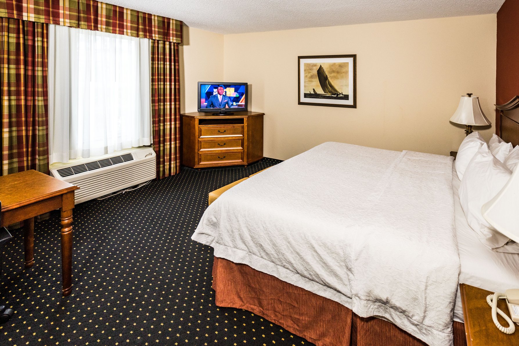 Hampton Inn Easton - Tap to explore photos