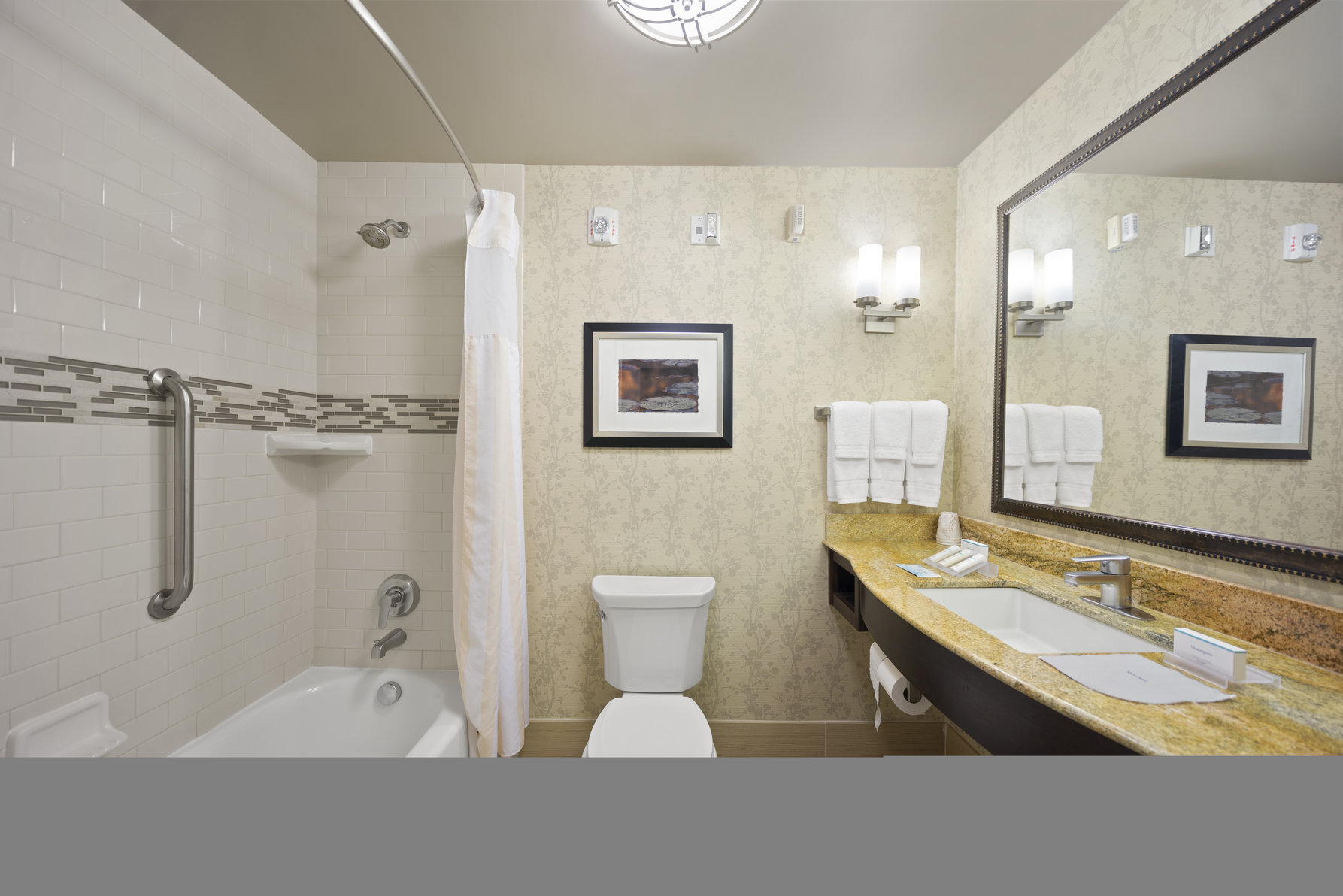 Hampton Inn Franklin - Tap to explore photos
