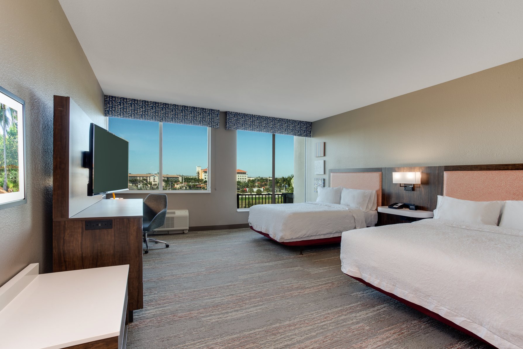 Hampton Inn and Suites Ft. Lauderdale/Miramar-Turnpike - Tap to explore photos