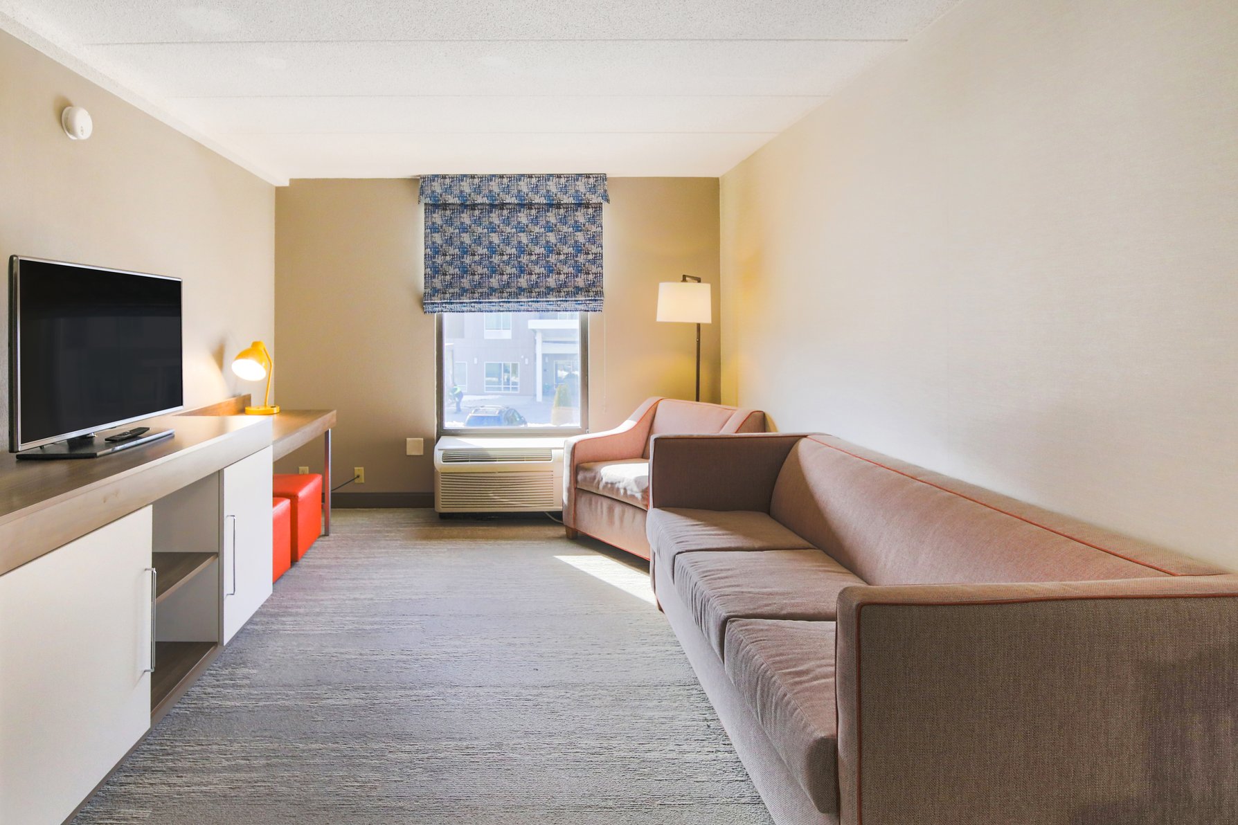 Hampton Inn by Hilton Fall River/Westport - Tap to explore photos