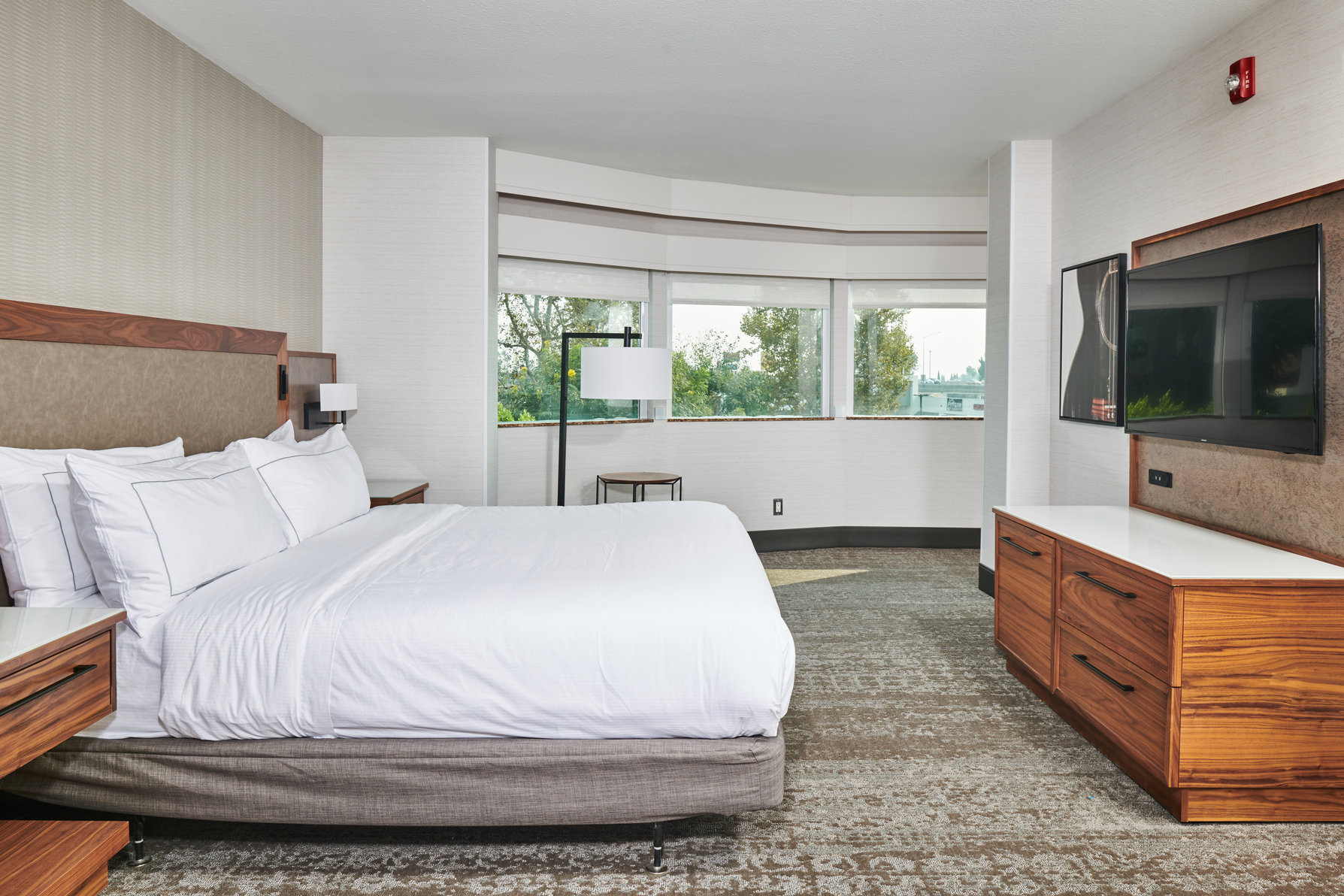 DoubleTree by Hilton Fullerton - Tap to explore photos