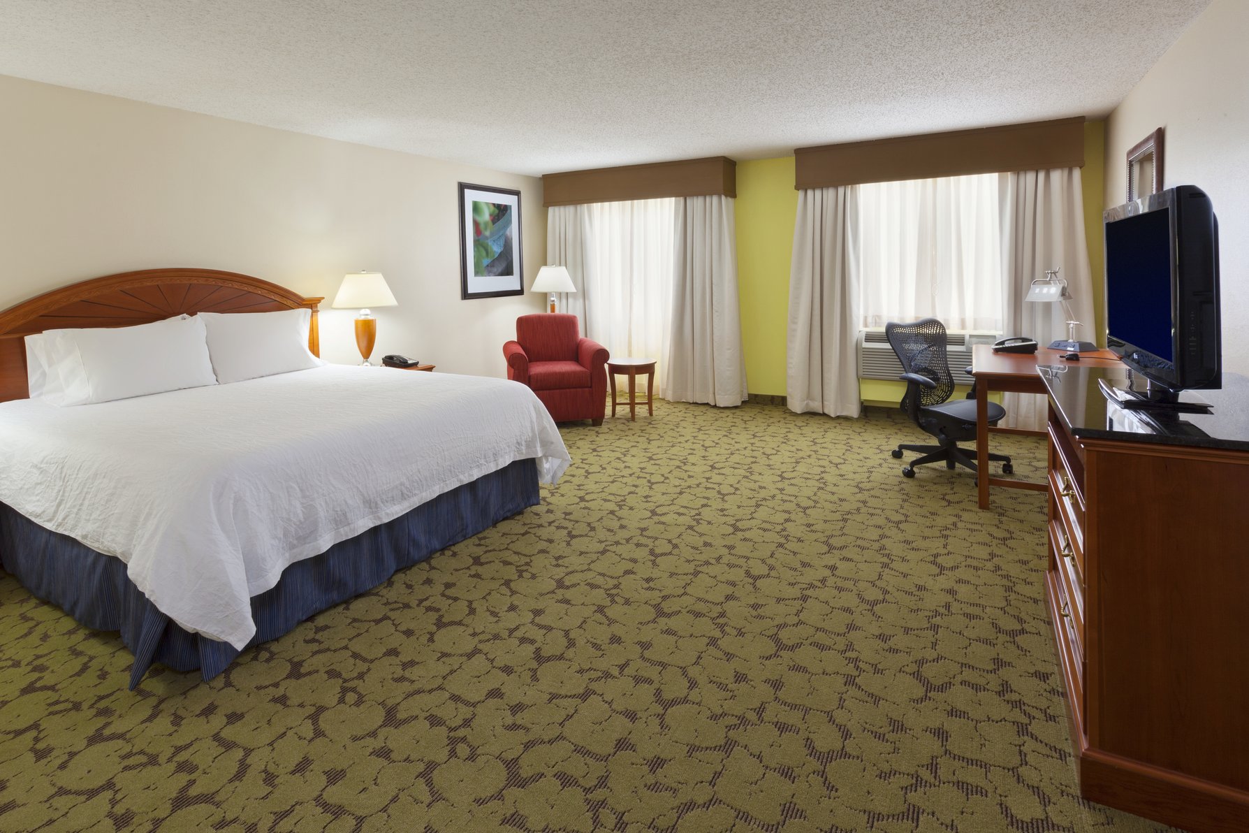 Hilton Garden Inn Gainesville - Tap to explore photos