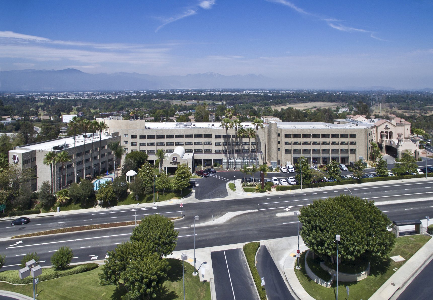 DoubleTree by Hilton Rosemead - Tap to explore photos