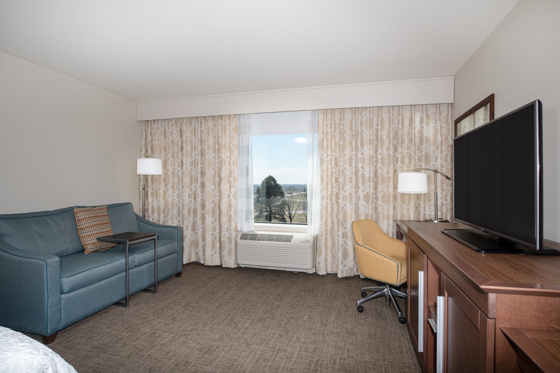 Hampton Inn Lincoln Airport, Ne - Tap to explore photos