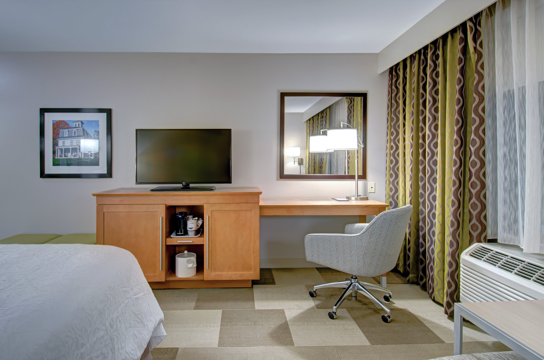 Hampton Inn by Hilton Boston - Westborough - Tap to explore photos
