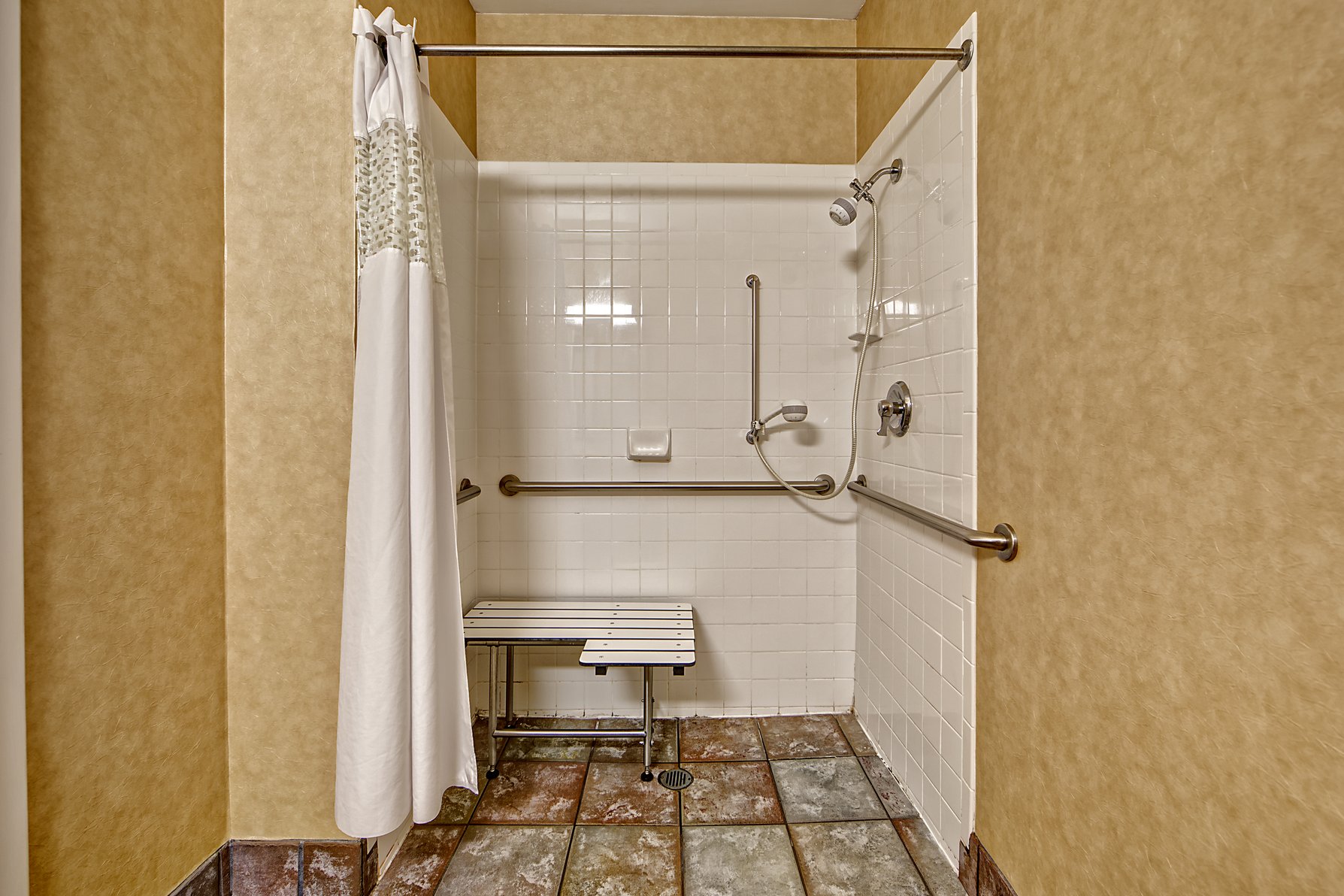 Hampton Inn by Hilton Laurinburg - Tap to explore photos