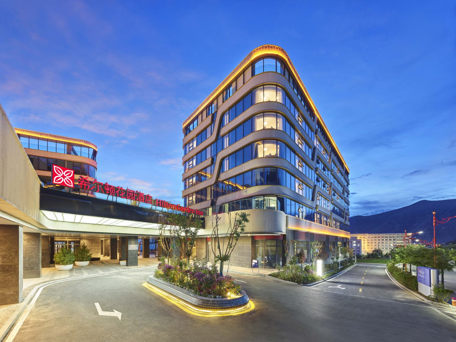 Hilton Garden Inn Lhasa - Tap to explore photos