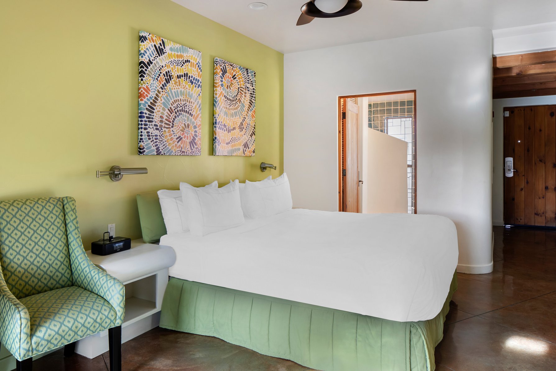 Hilton Grand Vacations Club Palm Desert - Tap to explore photos
