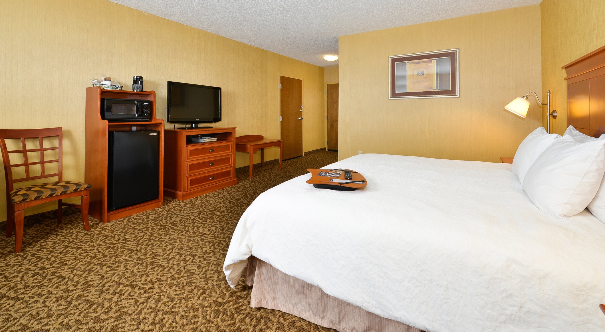 Hampton Inn by Hilton Utica - Tap to explore photos