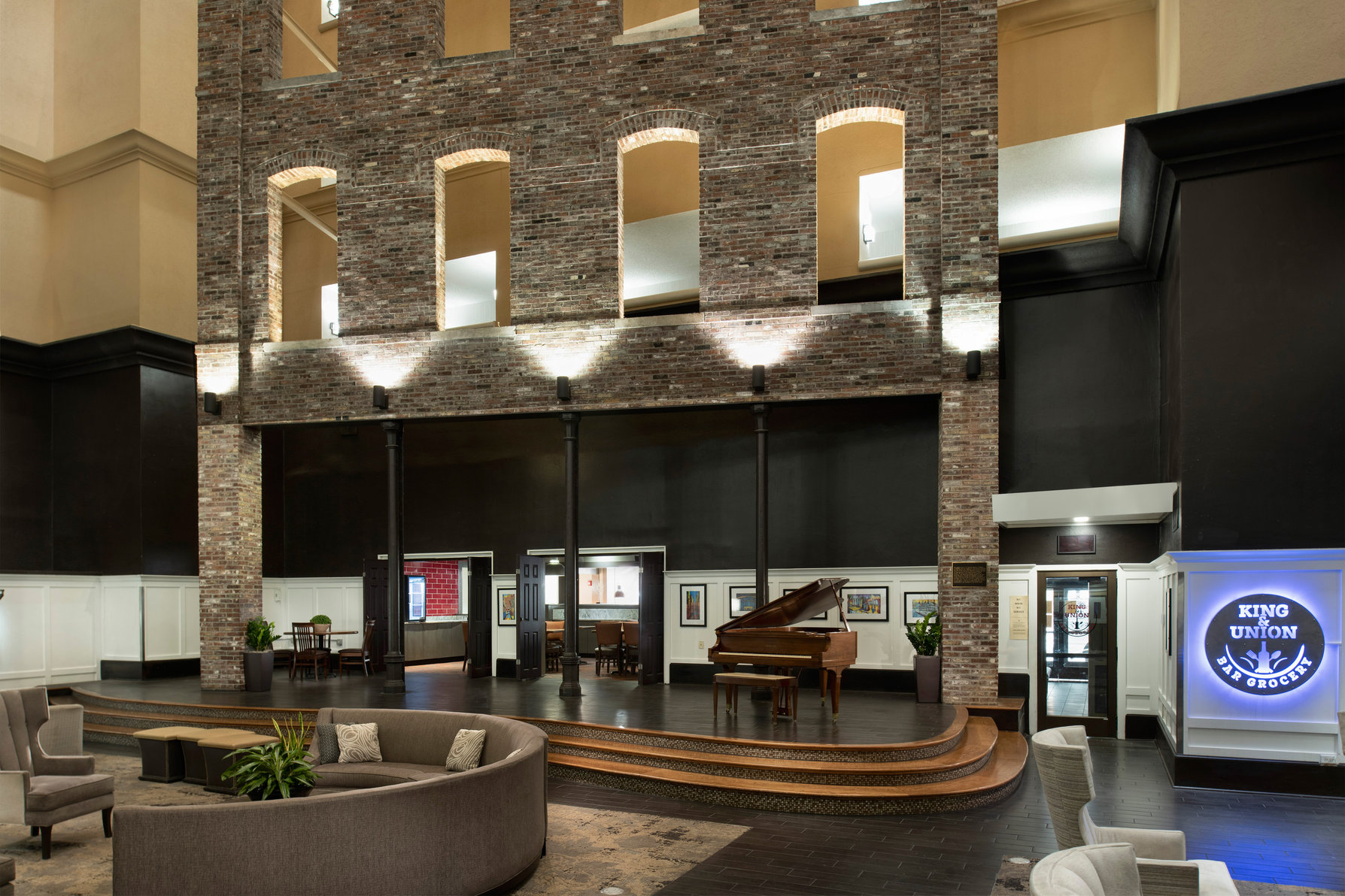 DoubleTree by Hilton Memphis Downtown