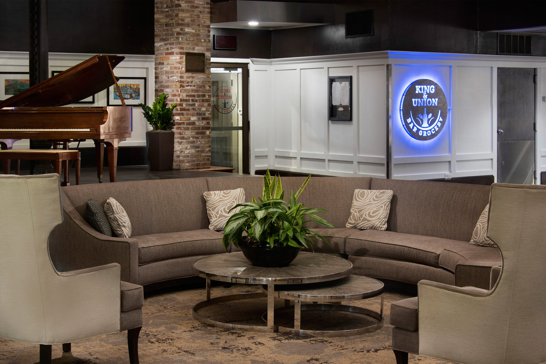 DoubleTree by Hilton Memphis Downtown – Memphis, TN