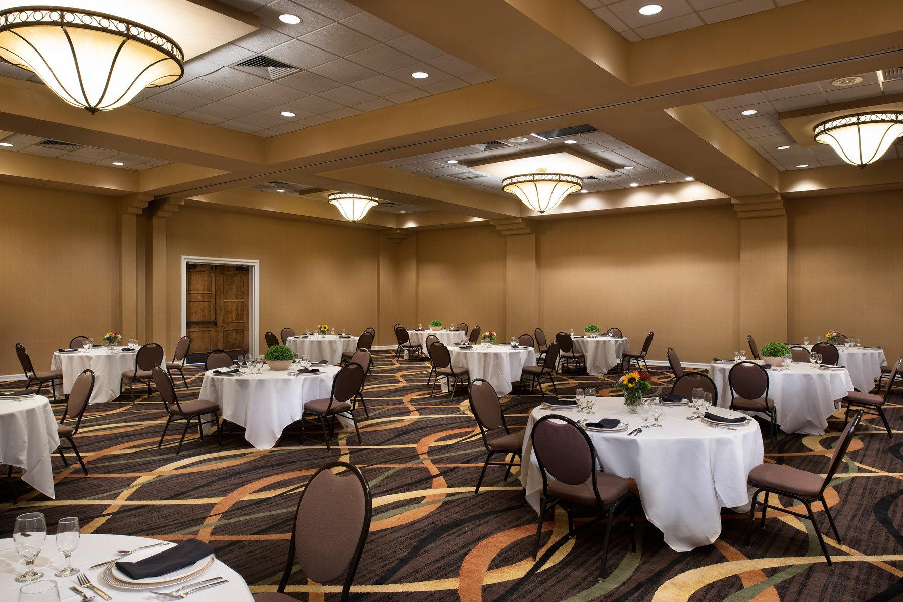 DoubleTree by Hilton Memphis Downtown – Memphis, TN