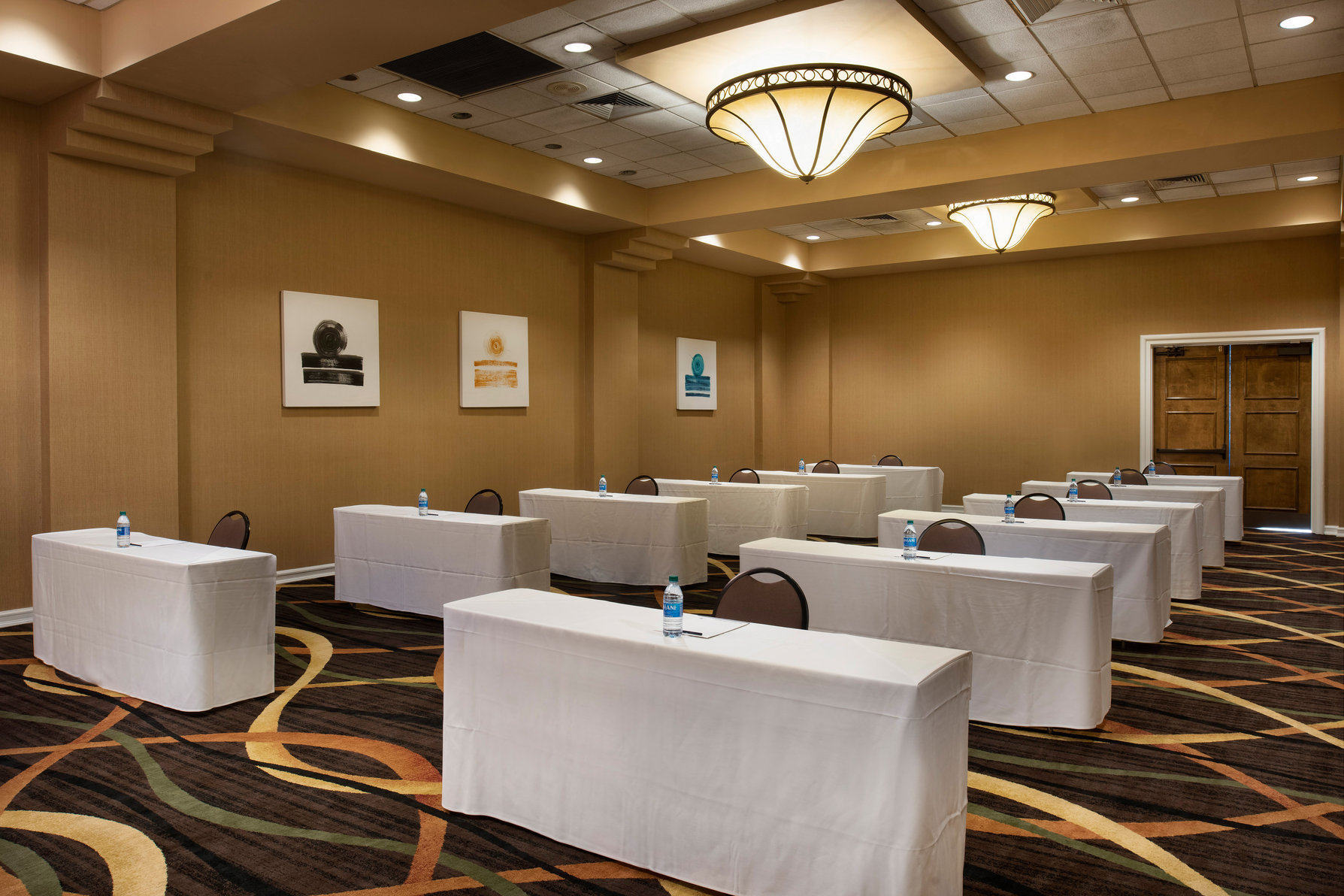 DoubleTree by Hilton Memphis Downtown – Memphis, TN