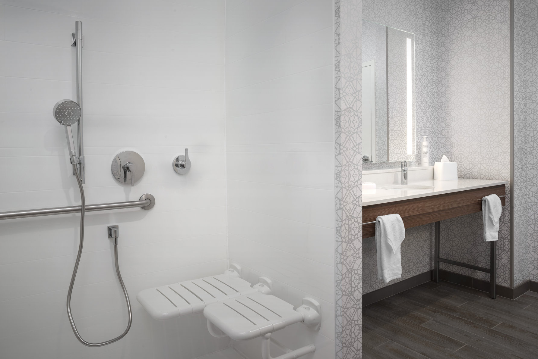Hampton Inn & Suites by Hilton Naples South - Tap to explore photos