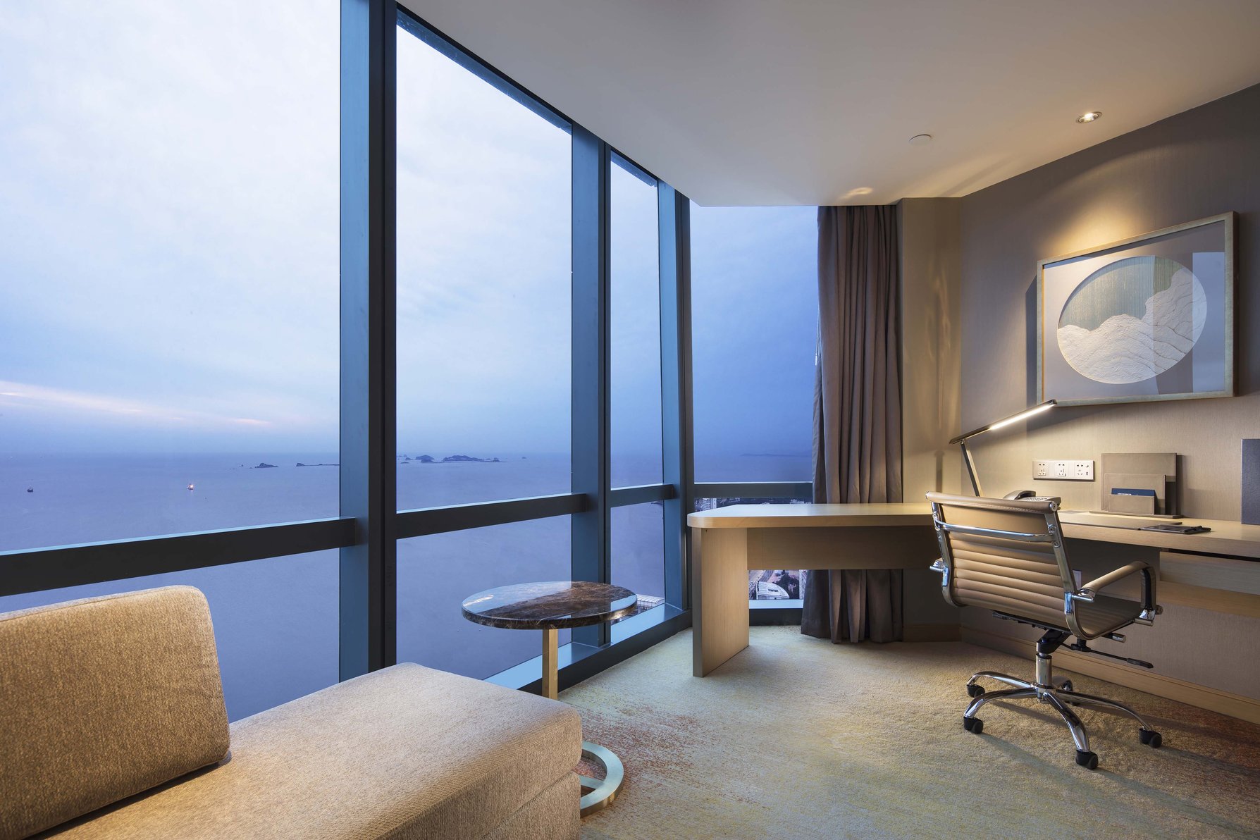 Hilton Yantai - Tap to explore photos