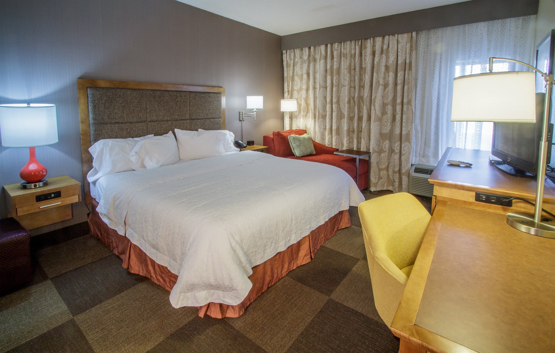 Hampton Inn by Hilton South Haven - Tap to explore photos