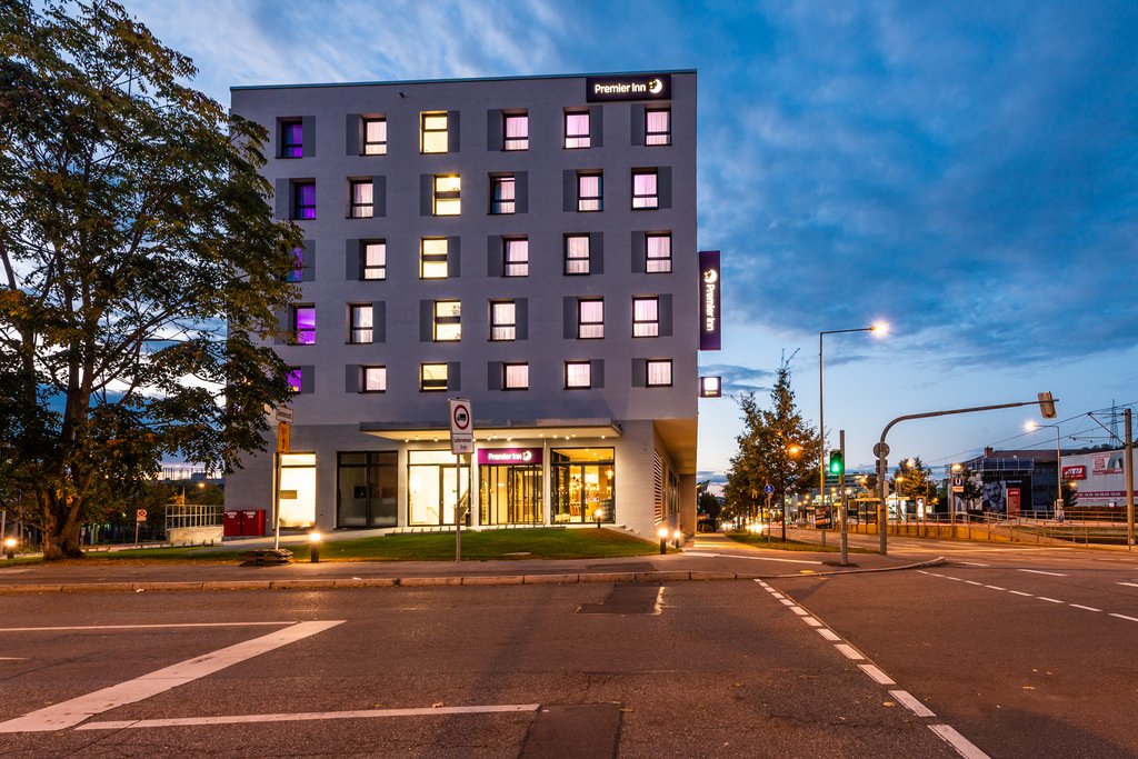 Premier Inn Stuttgart Feuerbach - Tap to explore photos