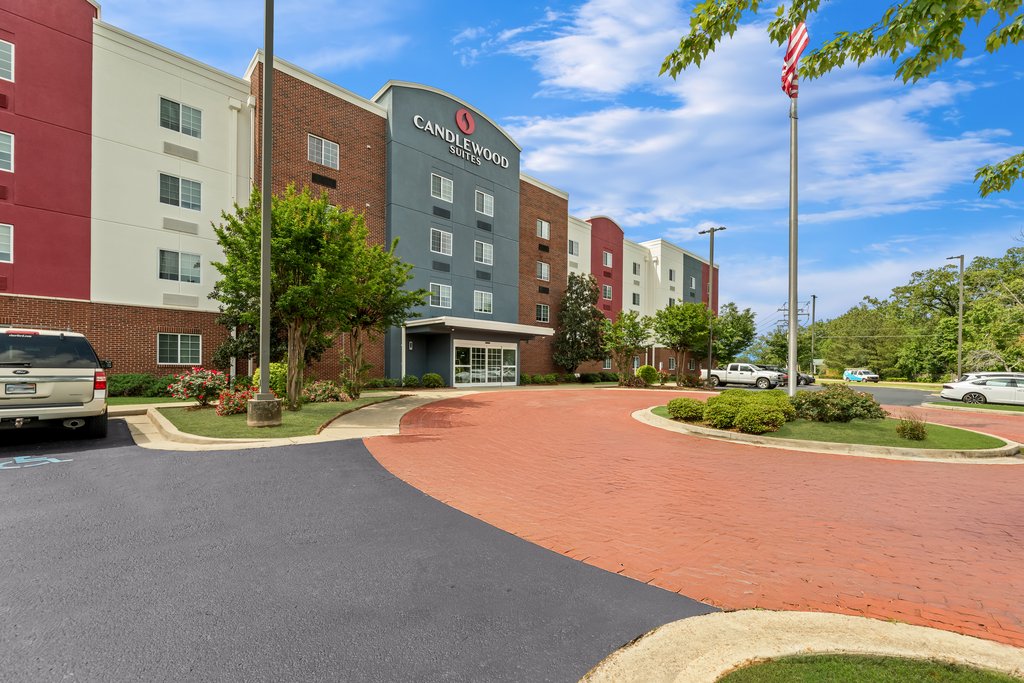 Candlewood Suites Flowood Hotel (Pet-friendly) - Tap to explore photos
