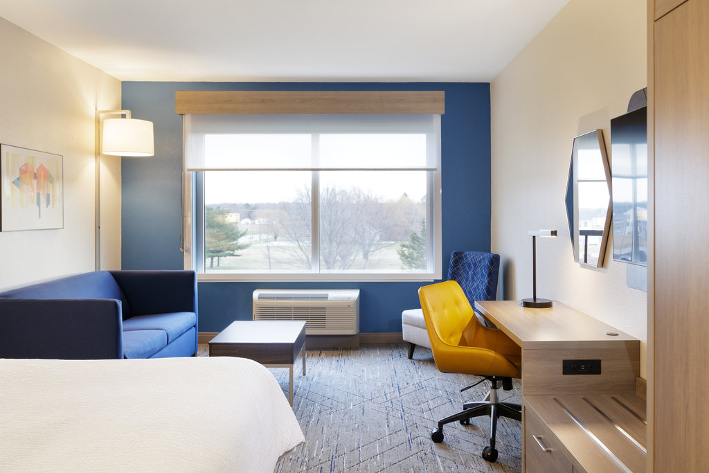 Holiday Inn Express & Suites Chicago North Shore - Niles, an IHG Hotel - Tap to explore photos