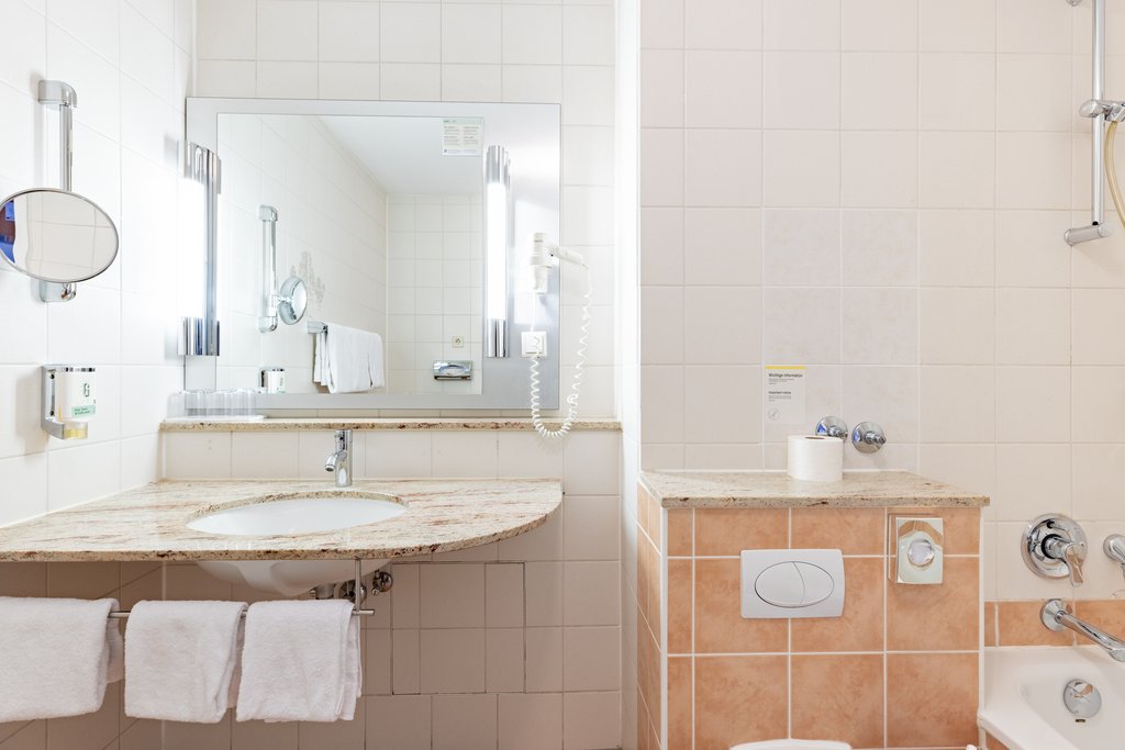 Garner Hotel STUTTGART CITY CENTRE by IHG - Tap to explore photos