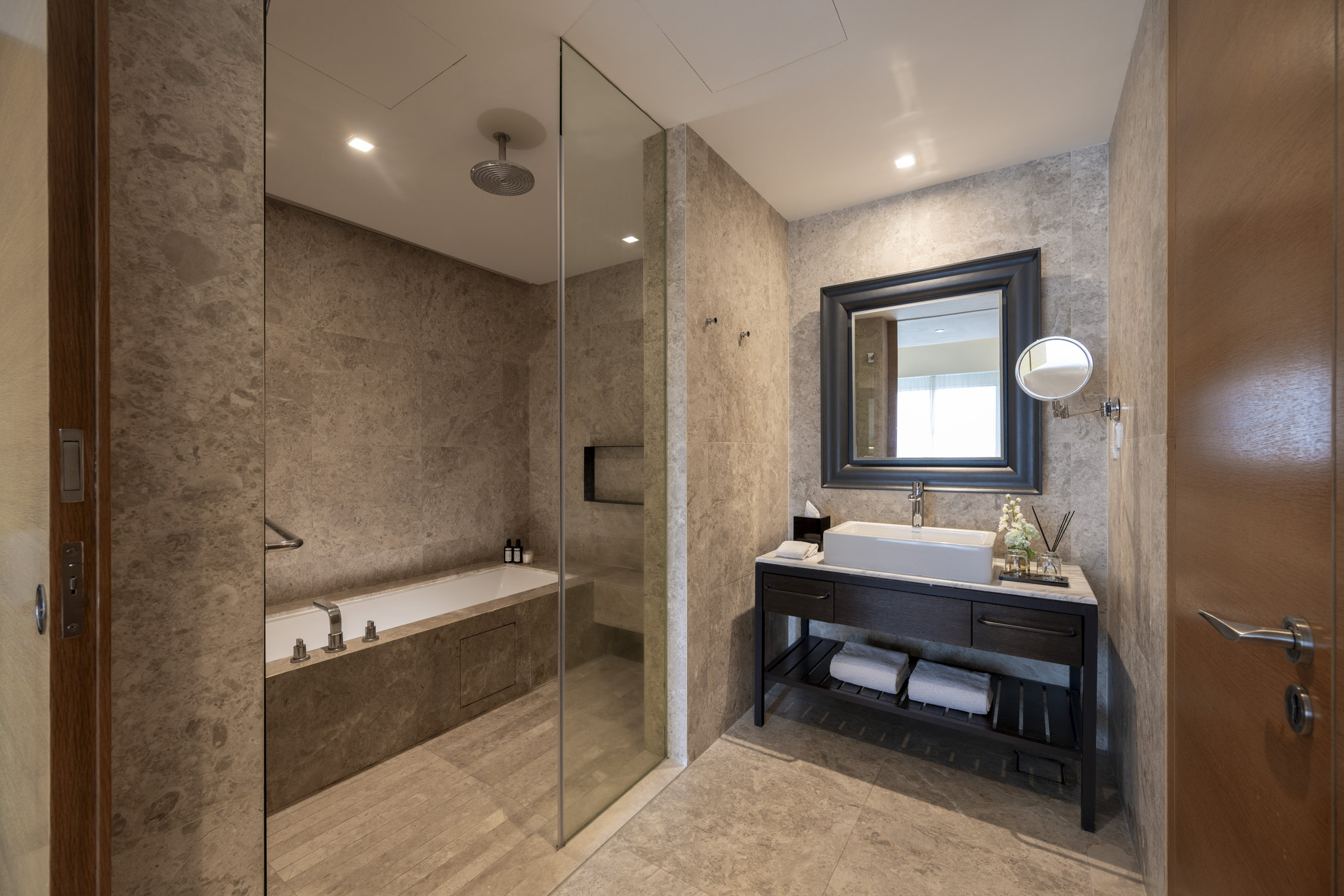 Lanson Place Bukit Ceylon Residences