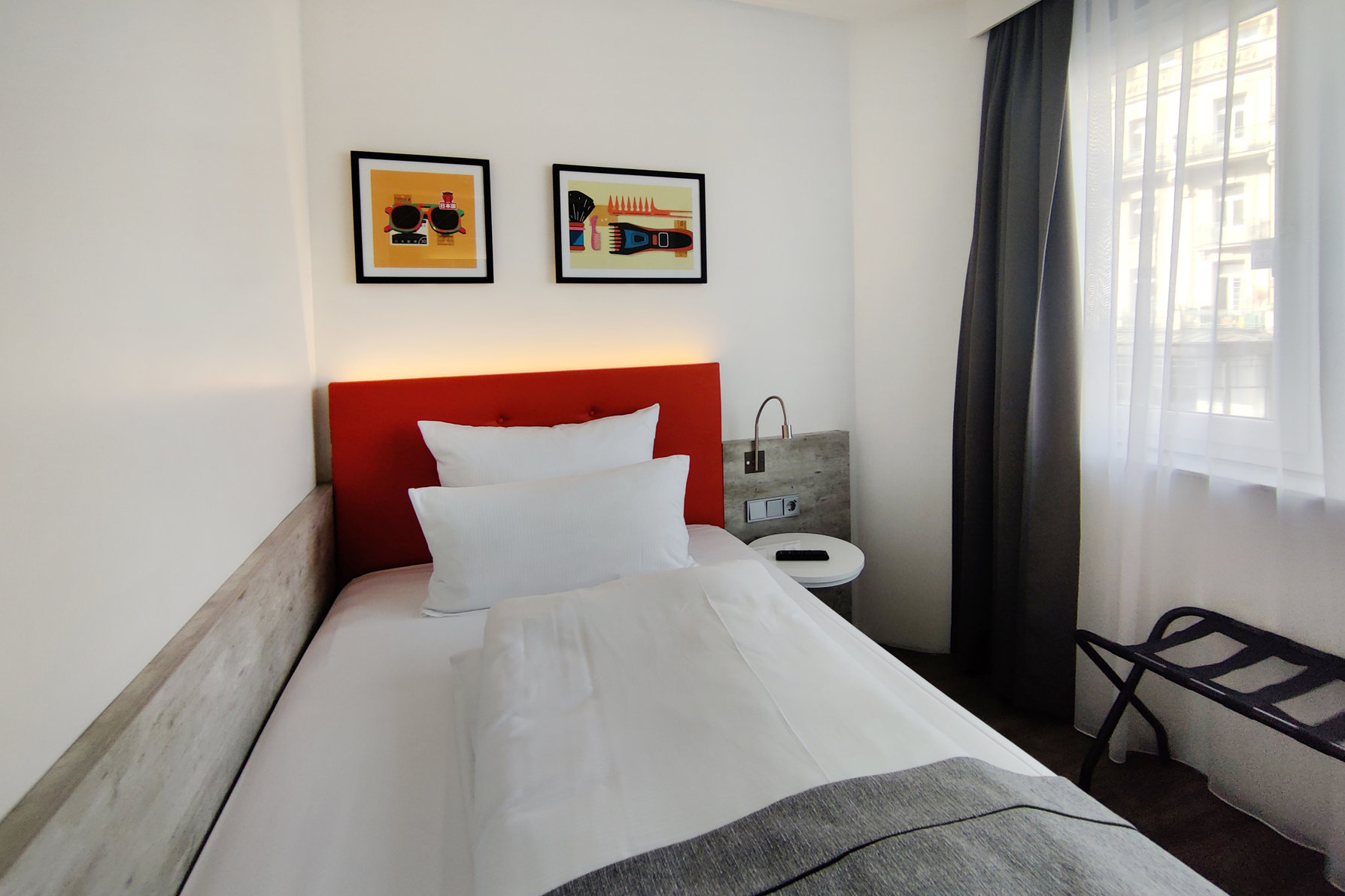 Select Hotel Wiesbaden - Tap to explore photos