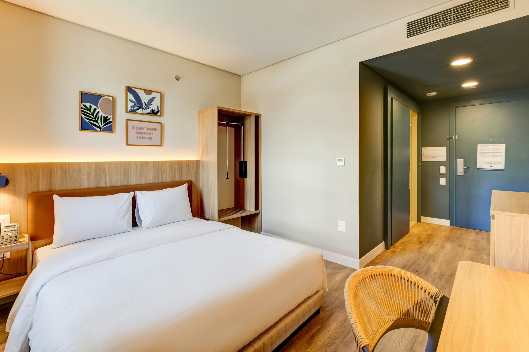 Hampton by Hilton Caraguatatuba Serramar - Tap to explore photos