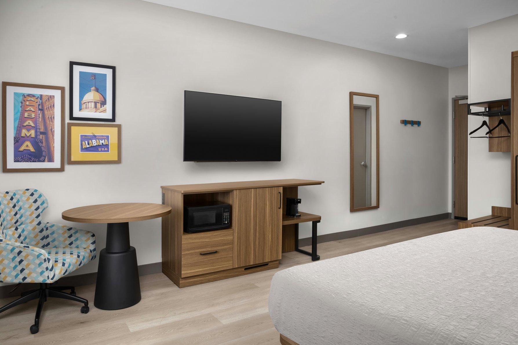 Hampton Inn by Hilton Clanton - Tap to explore photos