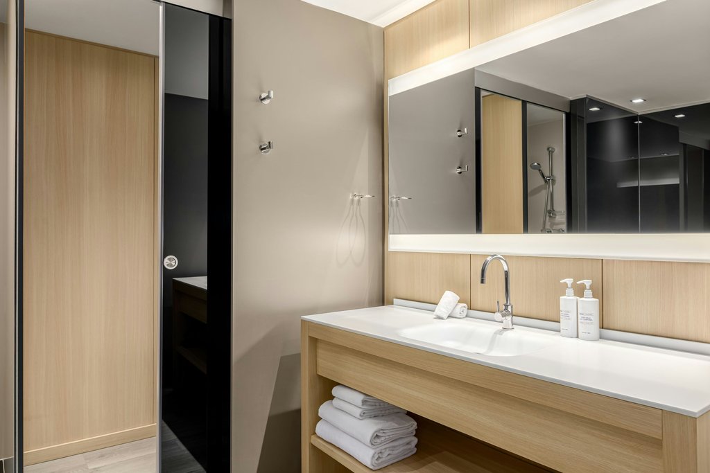 AC Hotel Sants by Marriott - Tap to explore photos