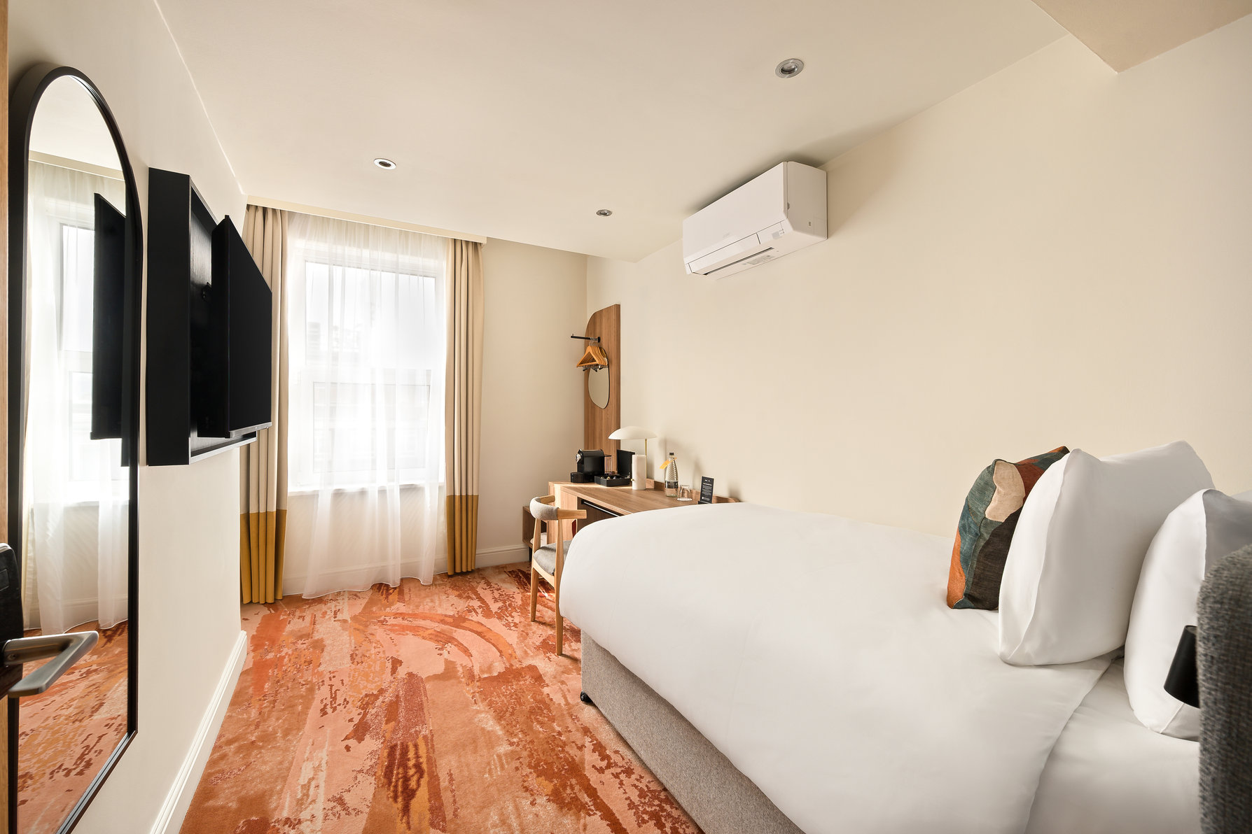 LONDON BLOOMSBURY SQUARE HOTEL by IHG - Tap to explore photos