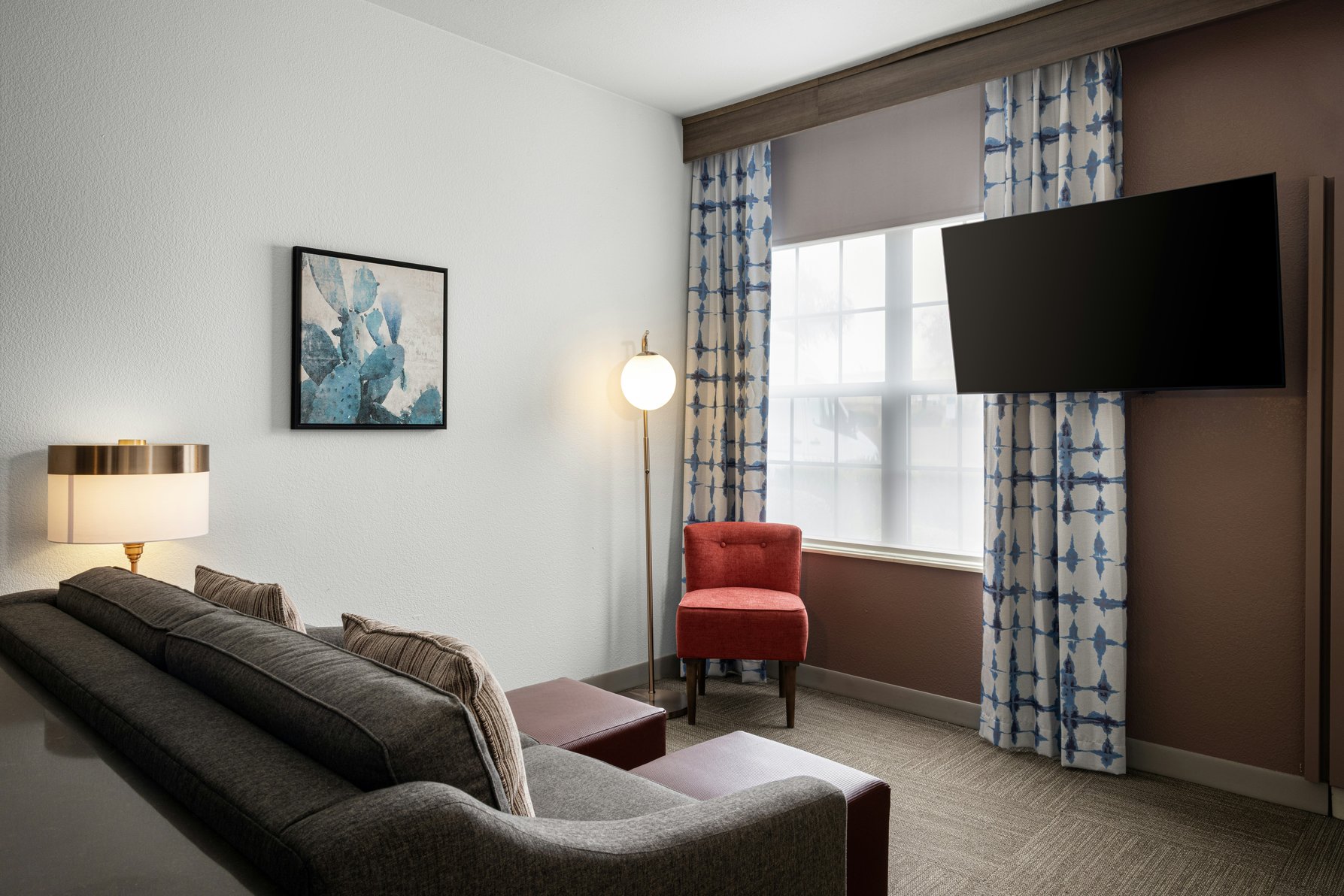 Hilton Garden Inn Phoenix Airport - Tap to explore photos