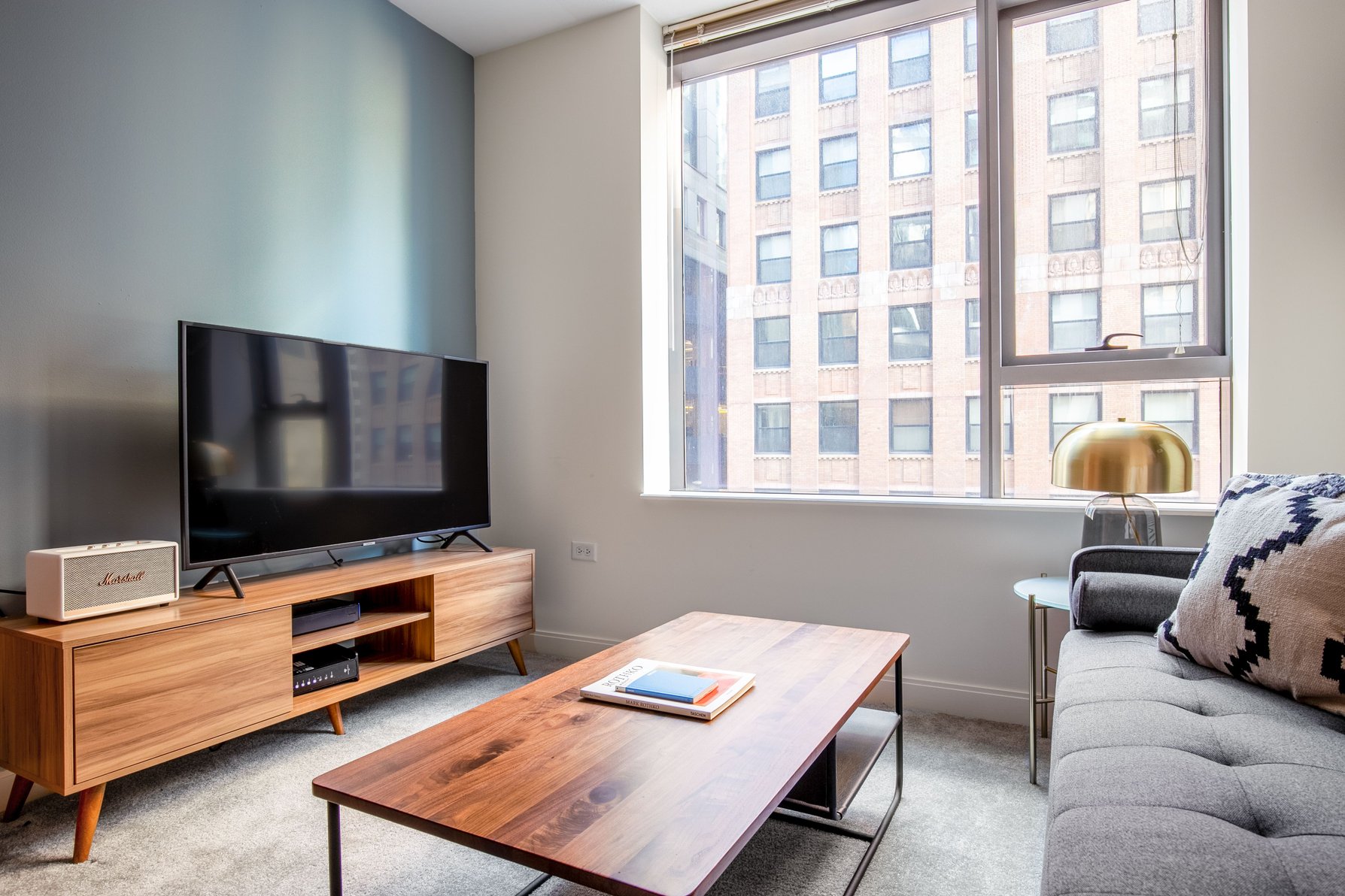 Lake And Wells Apartments – Chicago, IL