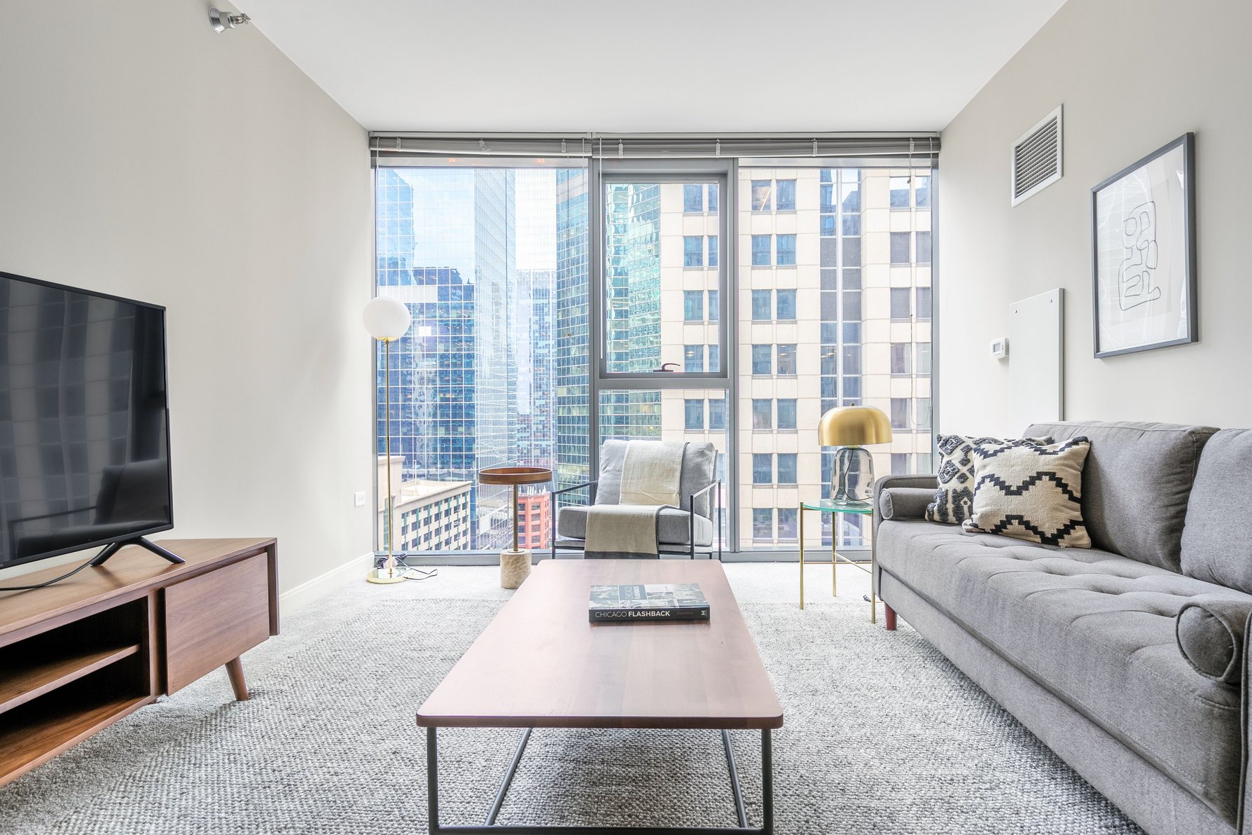 Lake And Wells Apartments – Chicago, IL