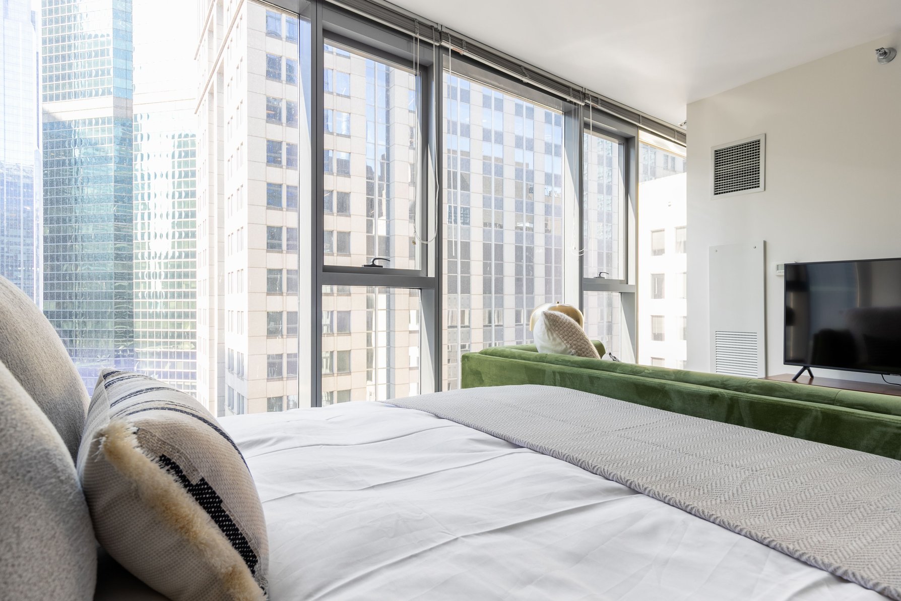 Lake And Wells Apartments – Chicago, IL