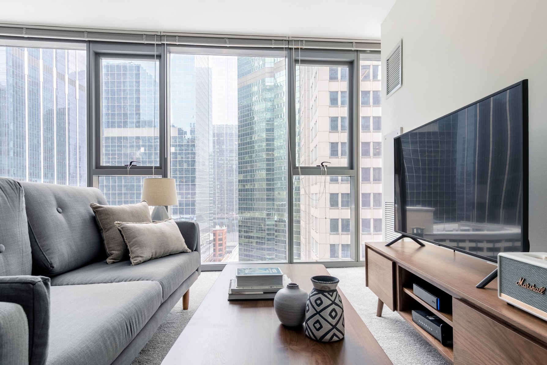 Lake And Wells Apartments – Chicago, IL