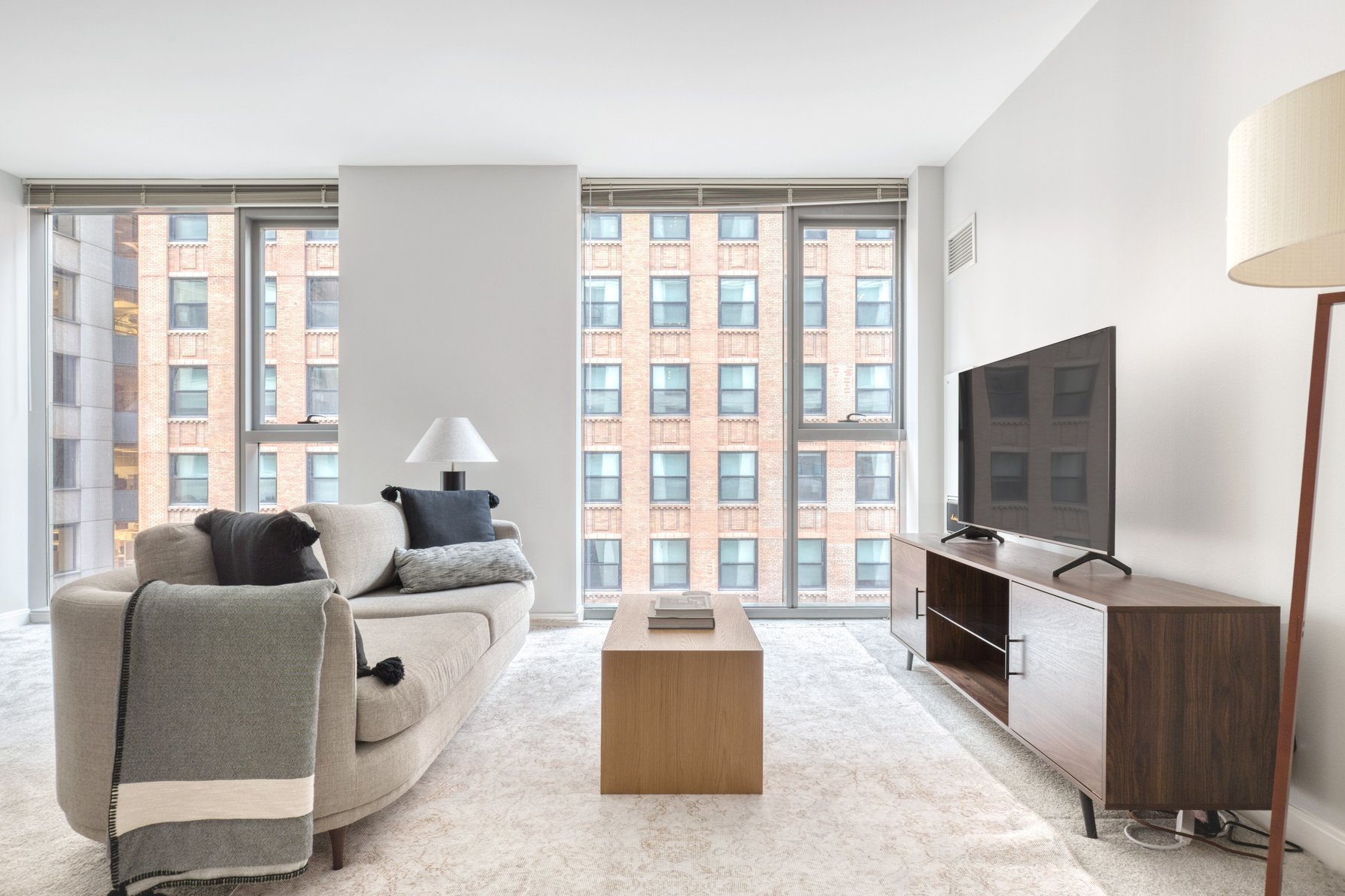 Lake And Wells Apartments – Chicago, IL