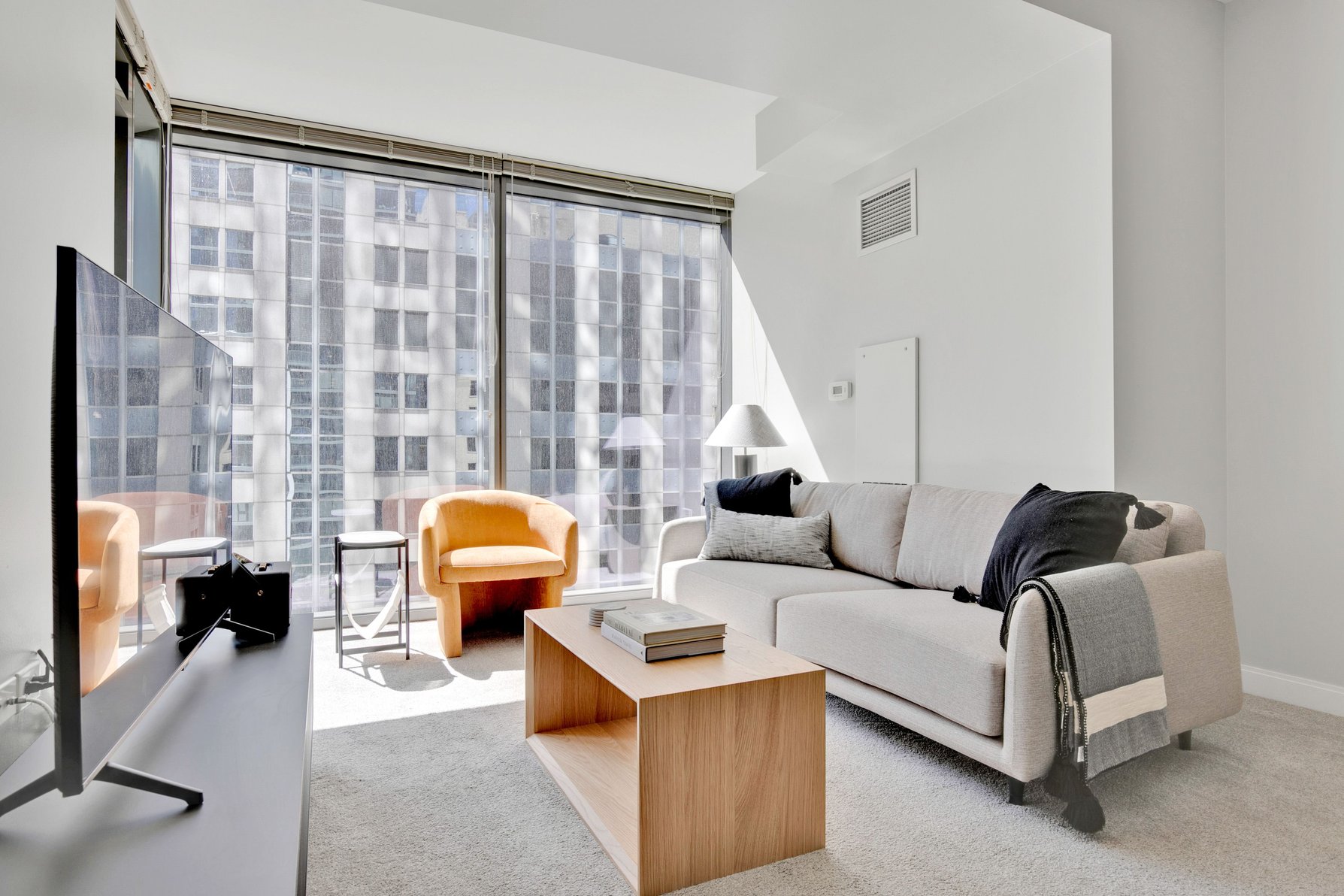 Lake And Wells Apartments – Chicago, IL