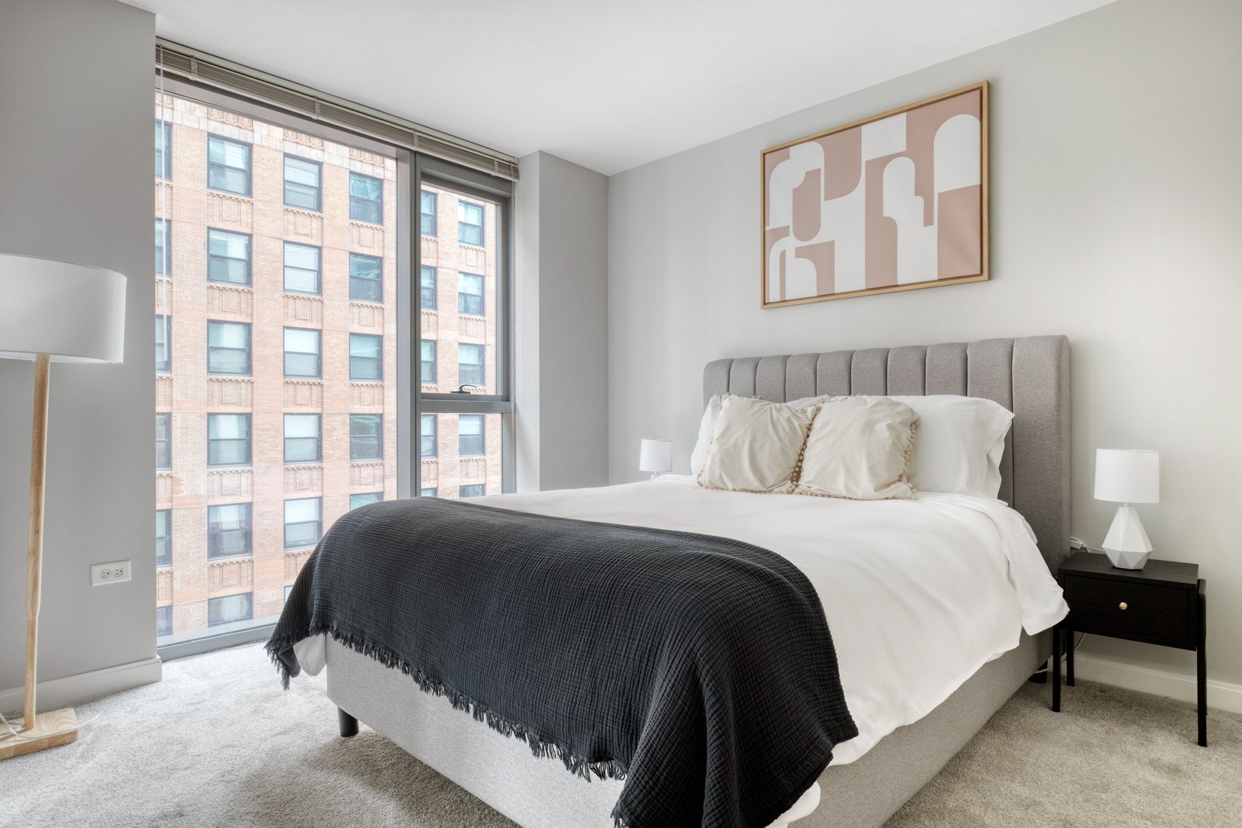 Lake And Wells Apartments – Chicago, IL
